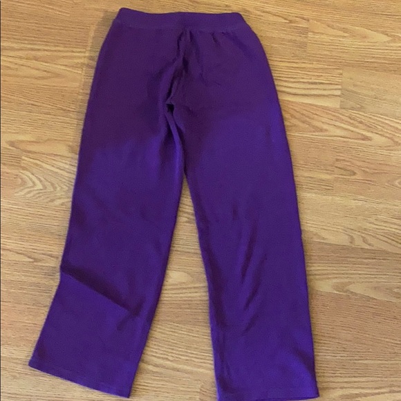 Sweat - Picture 3 of 4